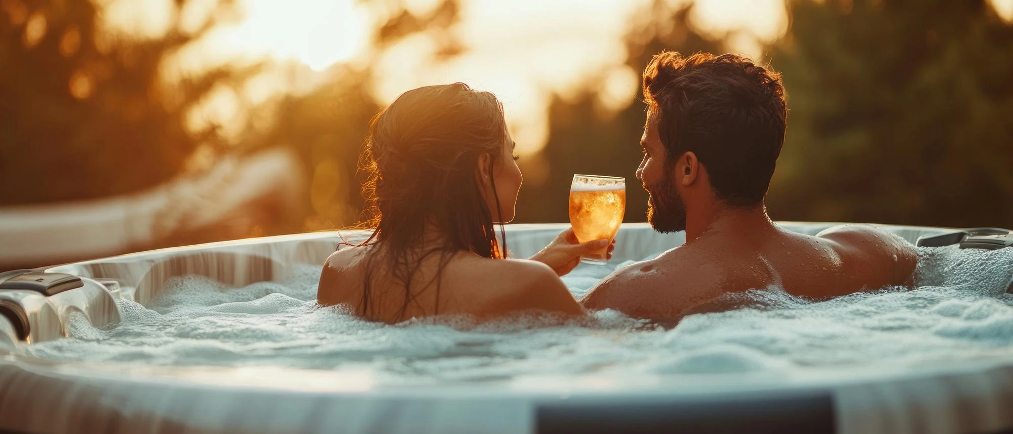Pourquoi un jacuzzi privatif ou un spa privatif favorise profondément la connexion entre partenaires