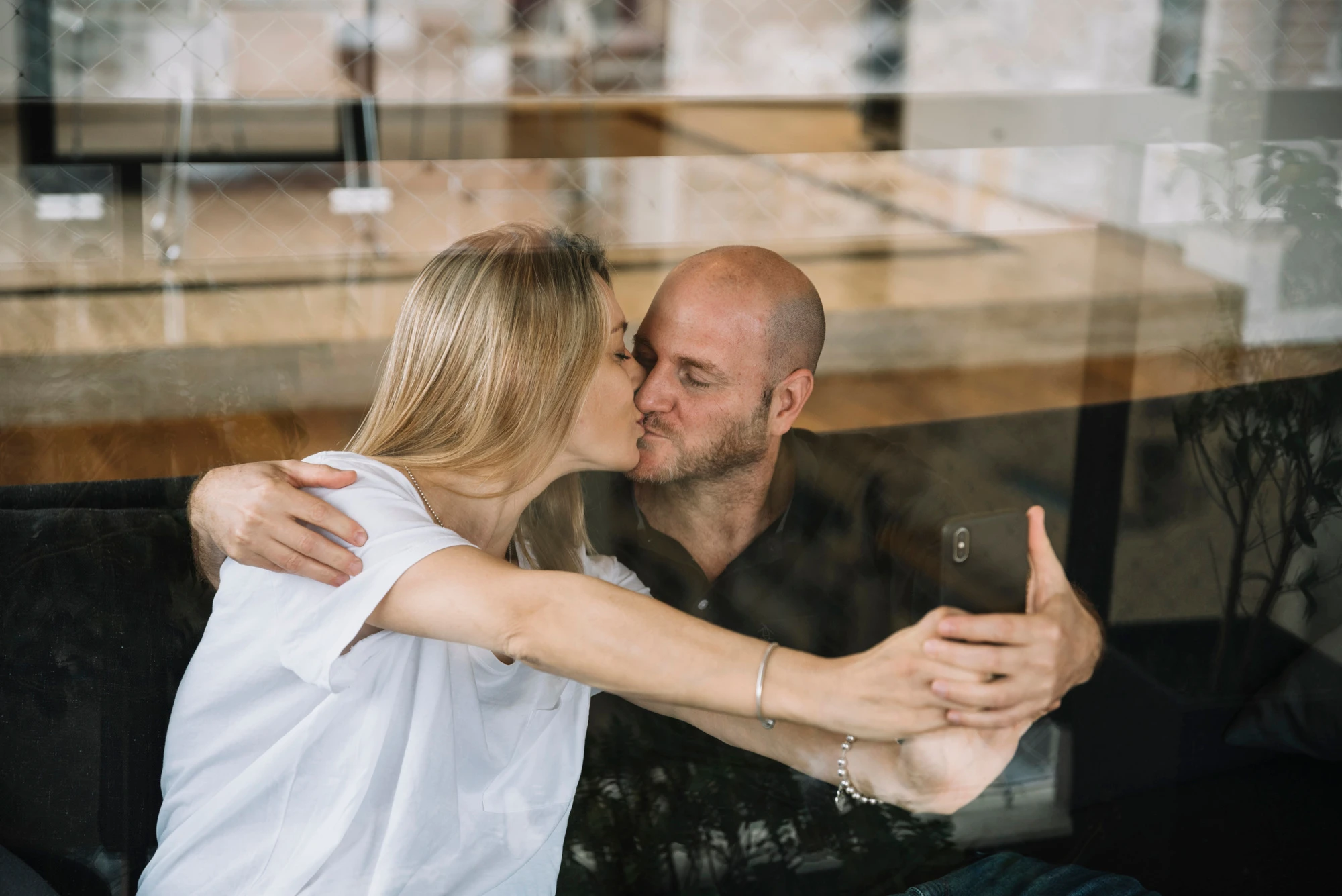 L’importance du toucher dans le couple moderne