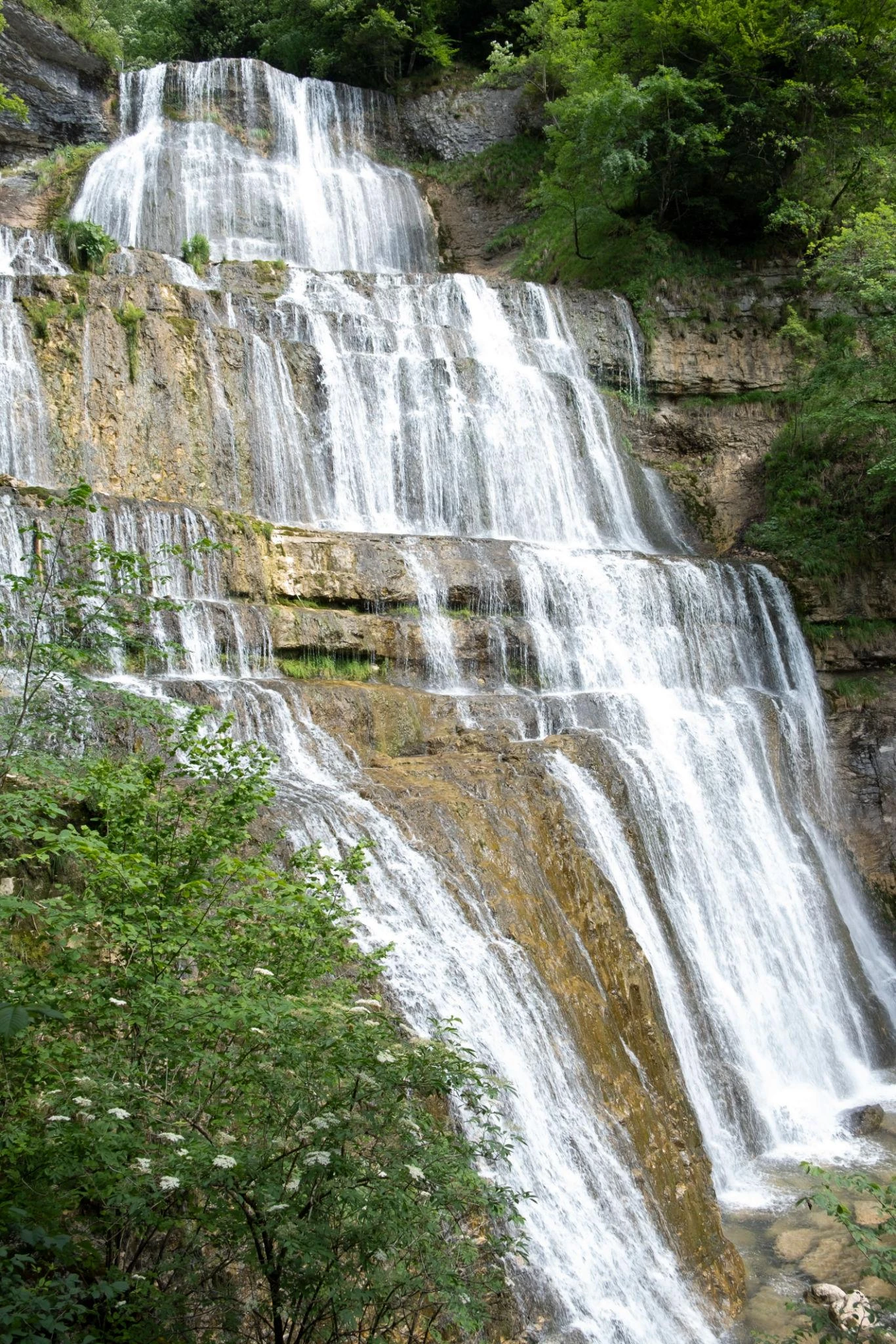 đ Quelles activitĂ©s faire en couple dans le Jura (39) ? Lâescapade romantique nature, spa et reconnexion