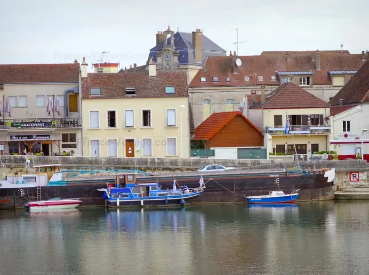 Love Room en Côte-d’Or (21) : l’escapade romantique entre vignes, pierre dorée et experience de couple.
