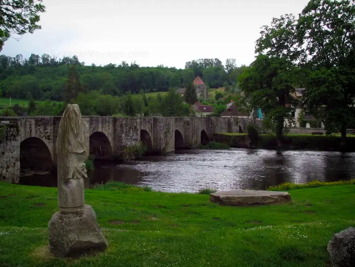 💚 Love Room en Creuse (23) : week-end romantique, nature brute et spa privatif pour se retrouver à deux