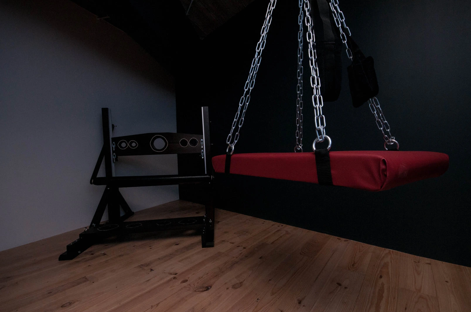 đ€ Loveroom avec donjon BDSM : la tendance des relations plus Ă©picĂ©es pour les couples