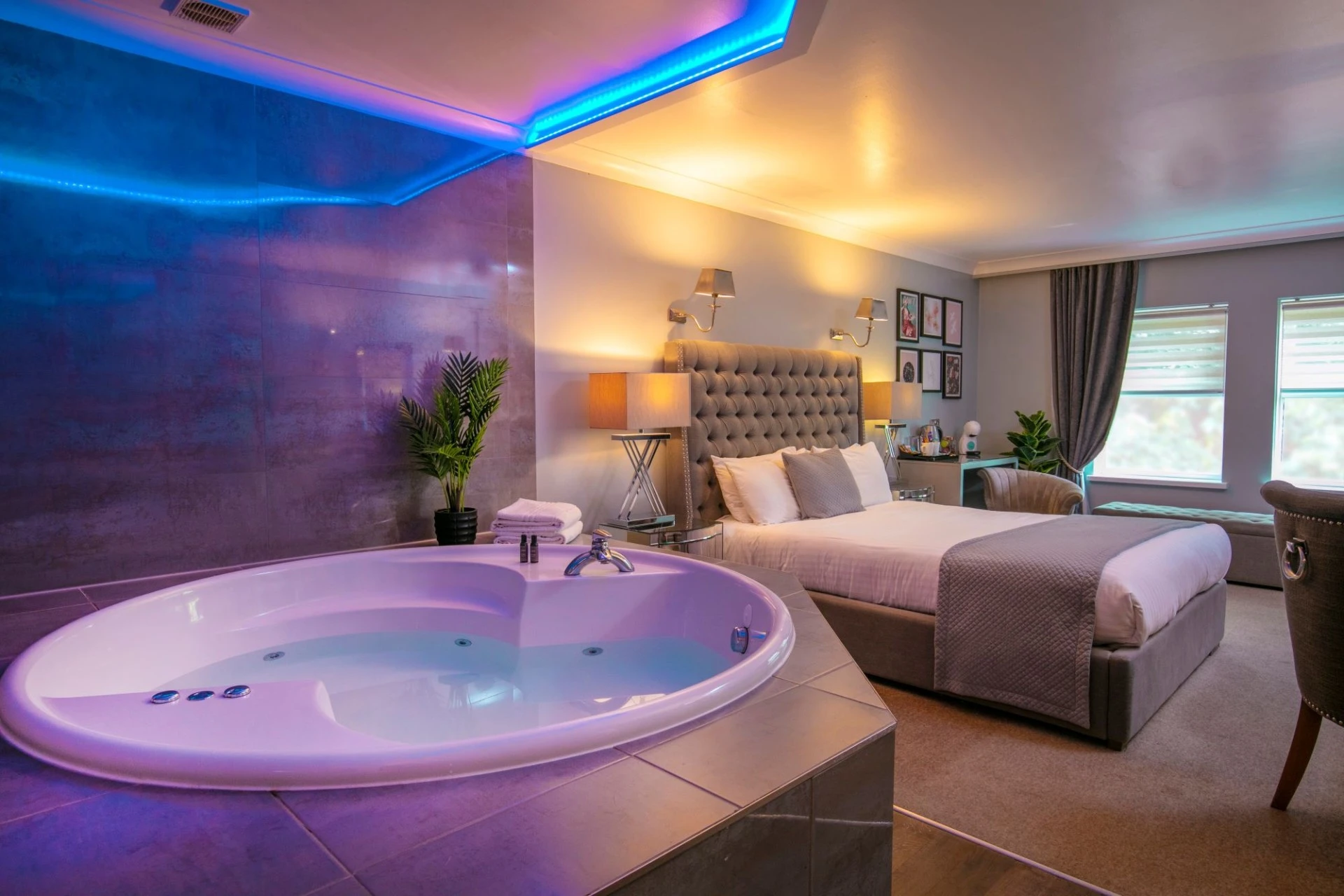 Moor-Hall-Hotel-Spa-Hot-Tub-Room-188__FocusFillWyIwLjAwIiwiMC4wMCIsMTkyMCw4OTJd_ScaleMaxWidthWzE5MjBd Moor-Hall-Hotel-Spa-Hot-Tub-Room-188__FocusFillWyIwLjAwIiwiMC4wMCIsMTkyMCw4OTJd_ScaleMaxWidthWzE5MjBd