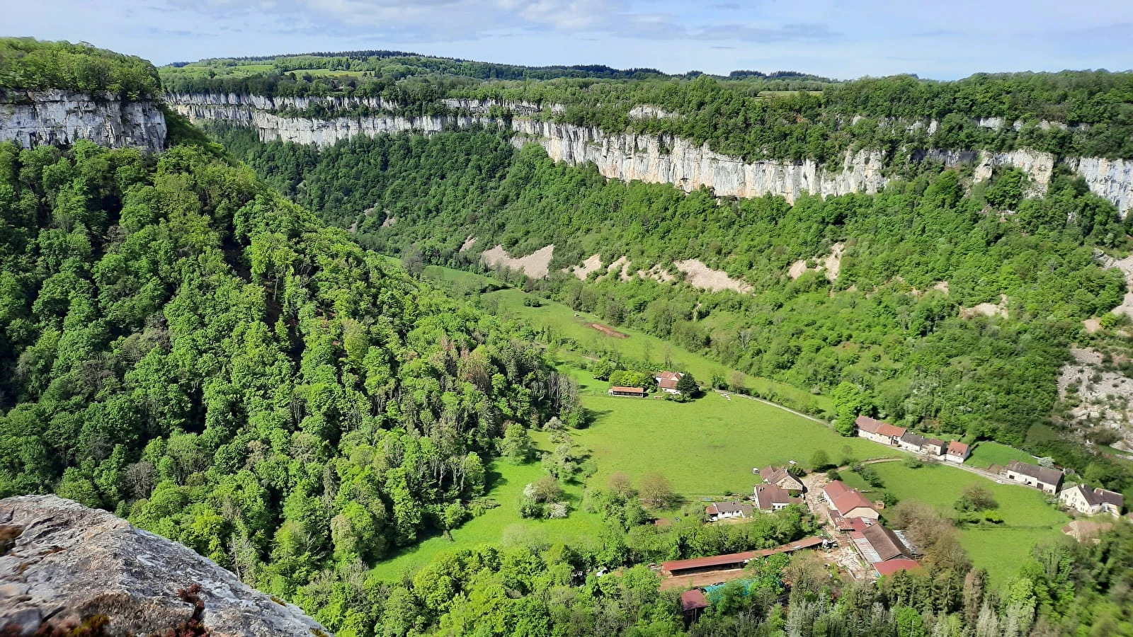 💚 Quelles activités faire en couple dans le Jura (39) ? L’escapade romantique nature, spa et reconnexion